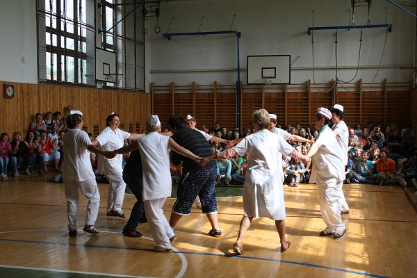 9.B rozlucka a sport 9.roč.