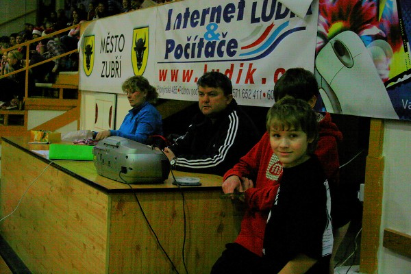 Vánoční laťka 2009 hala Zubří