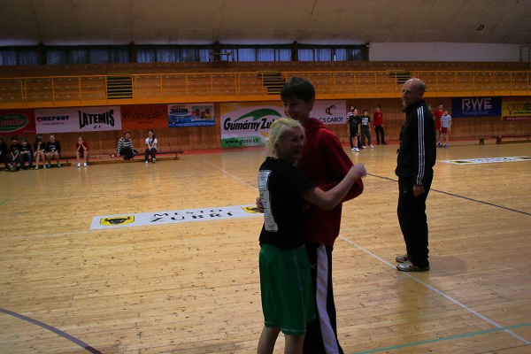 Vánoční laťka 2009 hala Zubří