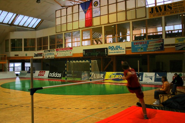 Vánoční laťka 2009 hala Zubří