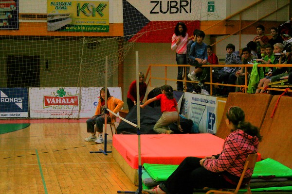 Vánoční laťka 2009 hala Zubří