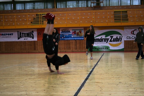 Vánoční laťka 2009 hala Zubří